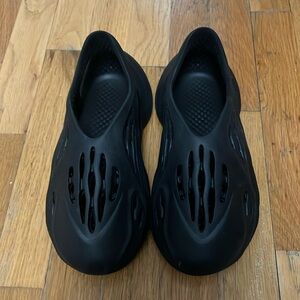 Fake!! Yeezy foam runners